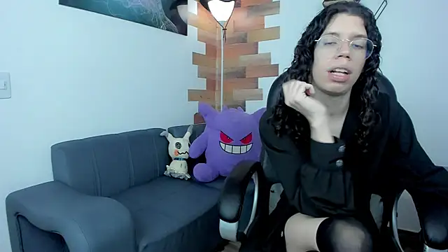 Snapshot of Angel_Dust18 chatting on 02/10/25, 08:10 Angel Dust18 online show from 02/10/25, 08:10