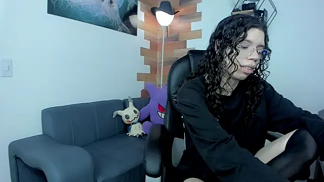 Snapshot of Angel_Dust18 chatting on 02/22/25, 08:20 Angel Dust18 online show from 02/22/25, 08:20