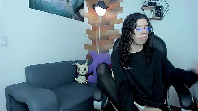 Snapshot of Angel_Dust18 chatting on 02/22/25, 11:24 Angel Dust18 online show from 02/22/25, 11:24