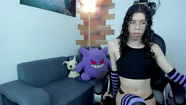 Snapshot of Angel_Dust18 chatting on 02/25/25, 08:09 Angel Dust18 online show from 02/25/25, 08:09