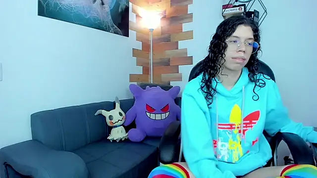 Snapshot of Angel_Dust18 chatting on 03/02/25, 08:18 Angel Dust18 online show from 03/02/25, 08:18