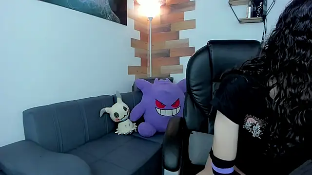 Snapshot of Angel_Dust18 chatting on 03/04/25, 08:38 Angel Dust18 online show from 03/04/25, 08:38