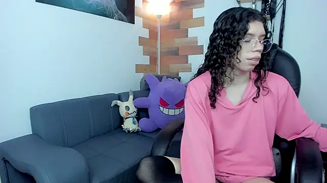 Snapshot of Angel_Dust18 chatting on 03/07/25, 08:22 Angel Dust18 online show from 03/07/25, 08:22