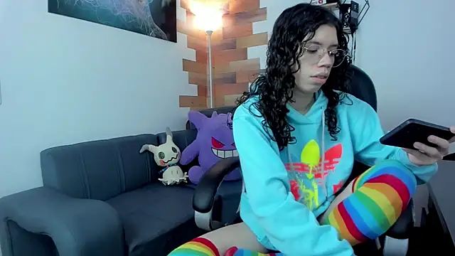 Snapshot of Angel_Dust18 chatting on 03/15/25, 08:43 Angel Dust18 online show from 03/15/25, 08:43