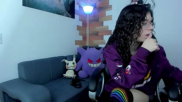 Snapshot of Angel_Dust18 chatting on 03/22/25, 08:37 Angel Dust18 online show from 03/22/25, 08:37