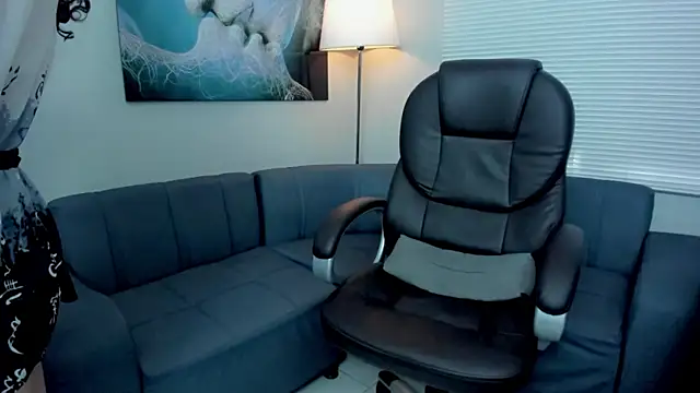 Snapshot of Angel_Dust18 chatting on 09/20/25, 02:07 Angel Dust18 online show from 09/20/25, 02:07