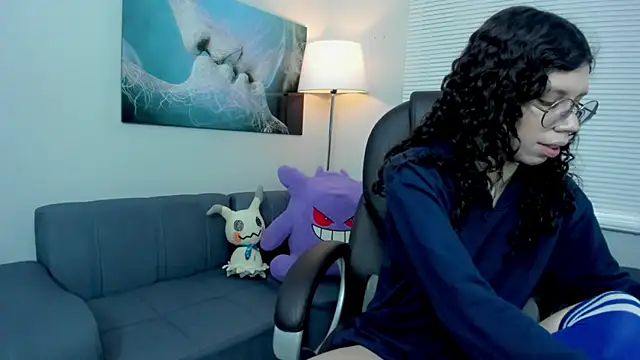 Snapshot of Angel_Dust18 chatting on 10/14/25, 04:08 Angel Dust18 online show from 10/14/25, 04:08