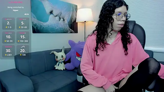 Snapshot of Angel_Dust18 chatting on 10/19/25, 03:12 Angel Dust18 online show from 10/19/25, 03:12