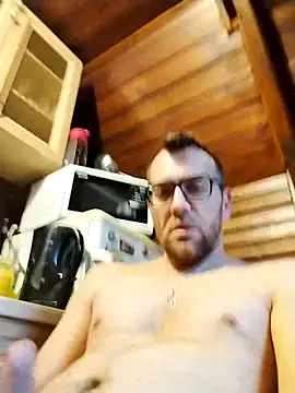 Snapshot of tomee83 chatting on 12/05/25, 06:44 tomee83 online show from 12/05/25, 06:44