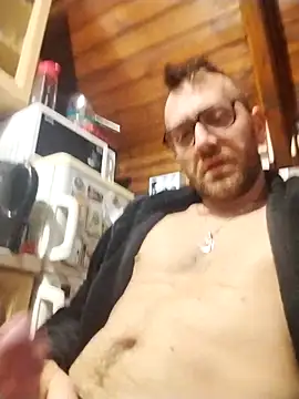 Snapshot of tomee83 chatting on 12/14/25, 06:19 tomee83 online show from 12/14/25, 06:19