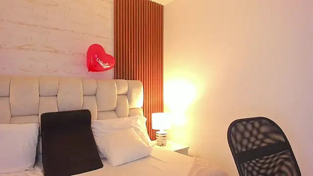 SophiaWylde online show from 02/17/25, 10:18