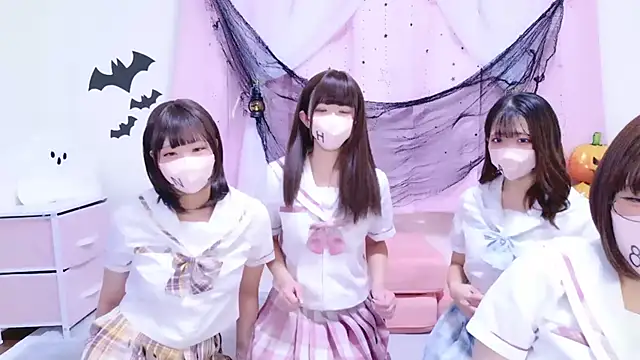 Snapshot of 841_yayoi chatting on 10/26/25, 04:40 841 yayoi online show from 10/26/25, 04:40