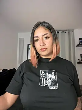 Snapshot of Rae_Lil_White chatting on 02/17/25, 02:09 Rae Lil White online show from 02/17/25, 02:09