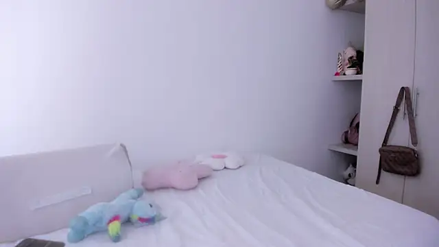 Snapshot of analia_collins chatting on 09/25/25, 01:37 analia collins online show from 09/25/25, 01:37