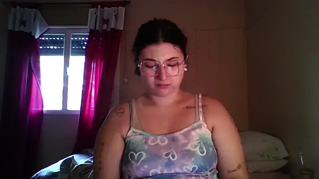 Snapshot of imsohornydacom chatting on 02/04/26, 02:12 imsohornydacom online show from 02/04/26, 02:12