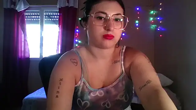 Snapshot of imsohornydacom chatting on 02/06/26, 06:33 imsohornydacom online show from 02/06/26, 06:33