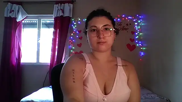 Snapshot of imsohornydacom chatting on 02/17/26, 01:40 imsohornydacom online show from 02/17/26, 01:40