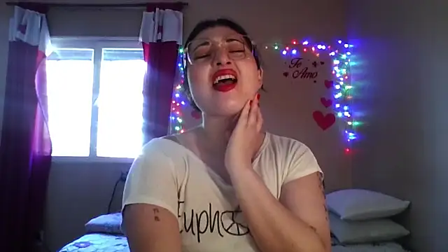 Snapshot of imsohornydacom chatting on 02/21/26, 05:47 imsohornydacom online show from 02/21/26, 05:47