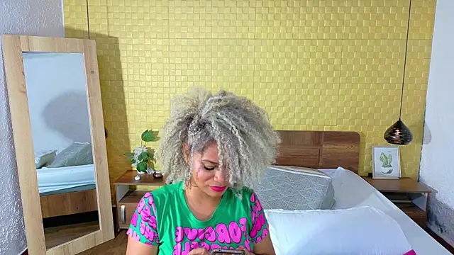 Squirter pussybomb online show from 12/03/24, 04:14