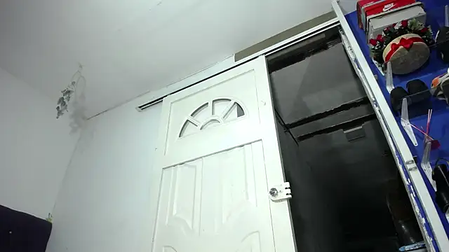 Squirter pussybomb online show from 05/12/26, 05:04
