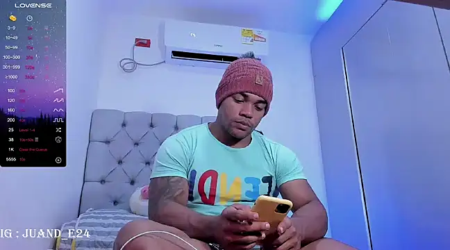 Snapshot of juande_24 chatting on 03/15/25, 04:46 juande 24 online show from 03/15/25, 04:46