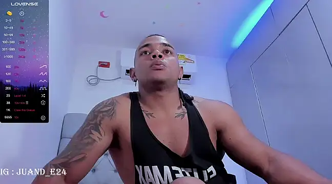 Snapshot of juande_24 chatting on 03/18/25, 04:04 juande 24 online show from 03/18/25, 04:04