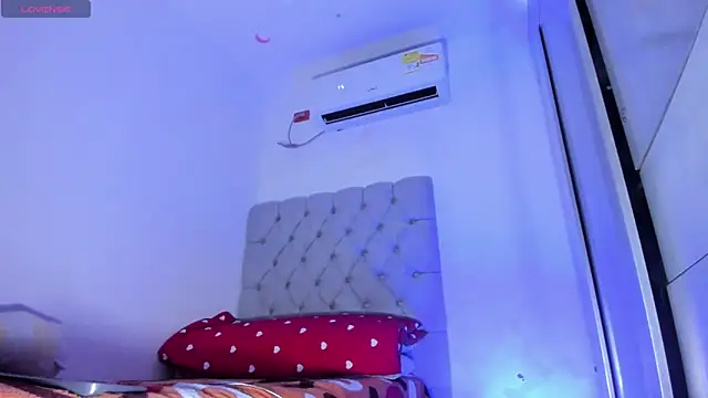 Snapshot of juande_24 chatting on 09/17/25, 04:08 juande 24 online show from 09/17/25, 04:08