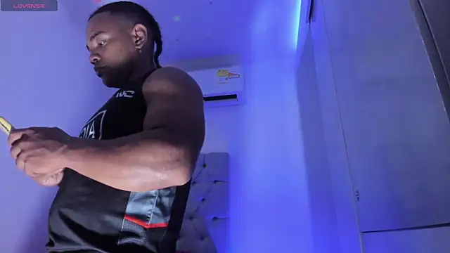 Snapshot of juande_24 chatting on 09/23/25, 04:15 juande 24 online show from 09/23/25, 04:15