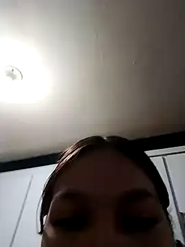 Snapshot of AZUL_1111 chatting on 04/09/26, 04:12 AZUL 1111 online show from 04/09/26, 04:12