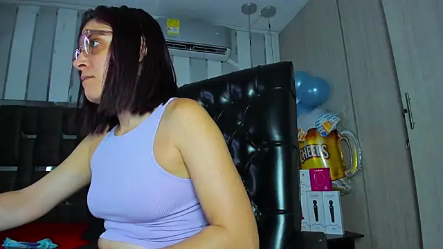 KatteMoss online show from 09/28/25, 11:59