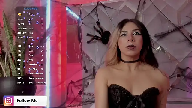 Sara Foxx1 online show from 10/28/25, 08:55