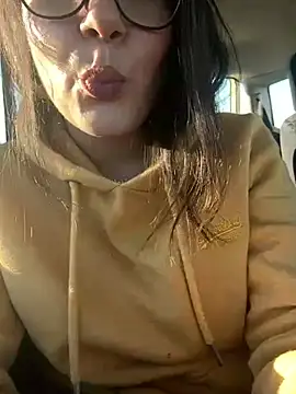 Its Jade online show from 12/15/24, 01:43