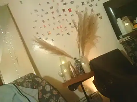 Snapshot of DaddyQuimHot chatting on 12/21/24, 03:03 DaddyQuimHot online show from 12/21/24, 03:03