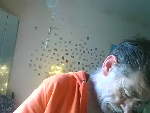 Snapshot of DaddyQuimHot chatting on 02/06/25, 09:53 DaddyQuimHot online show from 02/06/25, 09:53