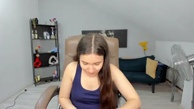 Snapshot of MelissaWiliam chatting on 12/13/24, 03:43 MelissaWiliam online show from 12/13/24, 03:43