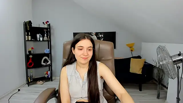 Snapshot of MelissaWiliam chatting on 12/17/24, 06:42 MelissaWiliam online show from 12/17/24, 06:42