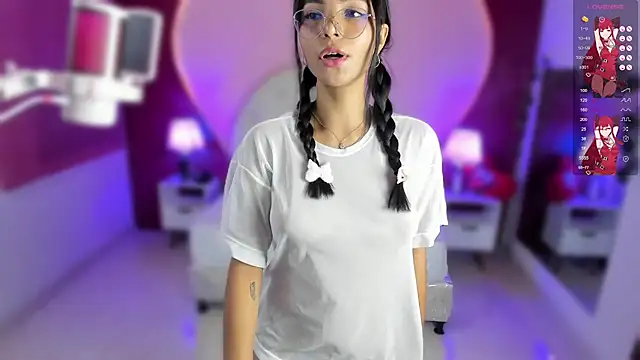 lauramartin1 online show from 02/08/25, 01:00