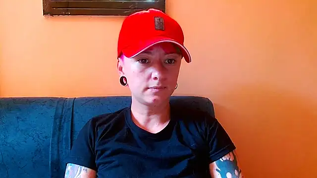 Snapshot of tomboyblue chatting on 07/21/26, 03:36 tomboyblue online show from 07/21/26, 03:36