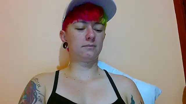 Snapshot of tomboyblue chatting on 07/27/26, 03:30 tomboyblue online show from 07/27/26, 03:30