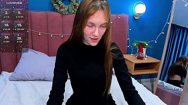 Snapshot of VanillaKelly chatting on 12/12/24, 07:19 VanillaKelly online show from 12/12/24, 07:19