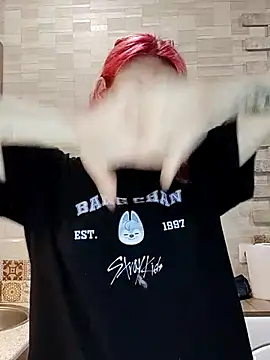 Lisa Adam online show from 02/15/25, 09:05