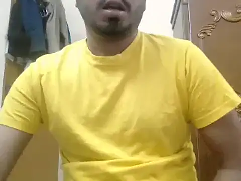 Snapshot of desiboyasif chatting on 09/27/25, 04:45 desiboyasif online show from 09/27/25, 04:45