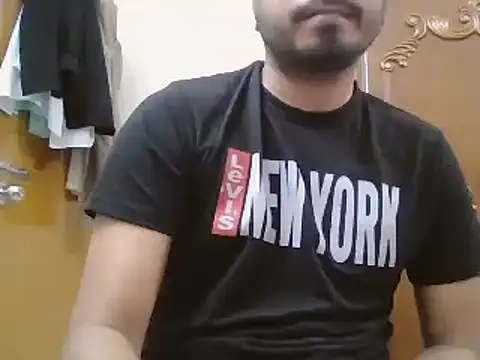 Snapshot of desiboyasif chatting on 10/03/25, 05:10 desiboyasif online show from 10/03/25, 05:10