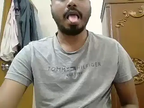Snapshot of desiboyasif chatting on 10/12/25, 04:28 desiboyasif online show from 10/12/25, 04:28
