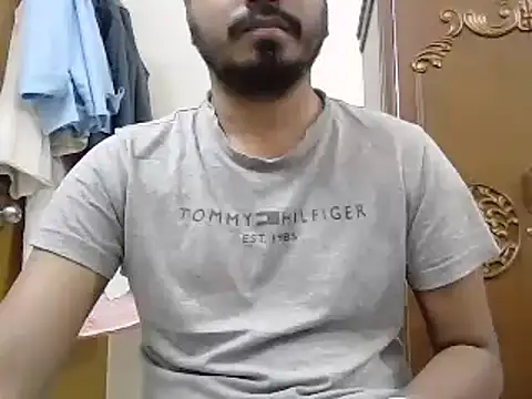 Snapshot of desiboyasif chatting on 10/19/25, 04:51 desiboyasif online show from 10/19/25, 04:51