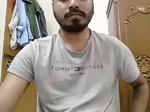 Snapshot of desiboyasif chatting on 10/20/25, 04:51 desiboyasif online show from 10/20/25, 04:51