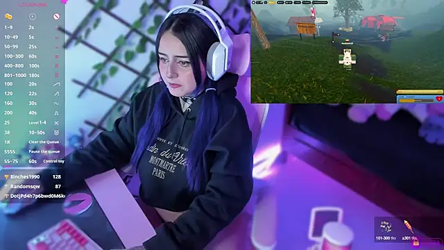 Snapshot of MaddyFooxx chatting on 01/07/25, 01:17 MaddyFooxx online show from 01/07/25, 01:17