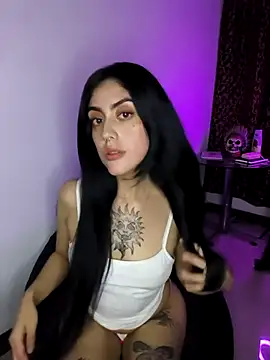 Snapshot of Mazikeen-- chatting on 11/01/25, 11:18 Mazikeen-- online show from 11/01/25, 11:18