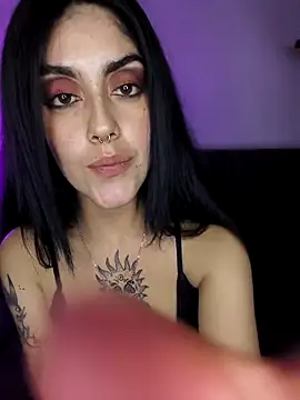 Snapshot of Mazikeen-- chatting on 11/20/25, 10:53 Mazikeen-- online show from 11/20/25, 10:53