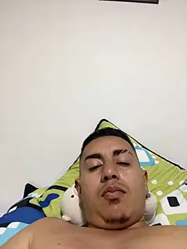 Snapshot of DanielGomez9 chatting on 12/26/24, 05:04 DanielGomez9 online show from 12/26/24, 05:04